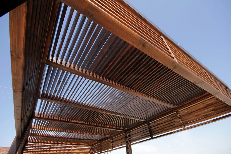 Pergola bioclimatica addossata